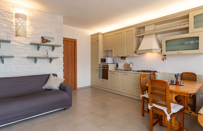 2 bedroom Apartment in Bellano with garden - Photo 7