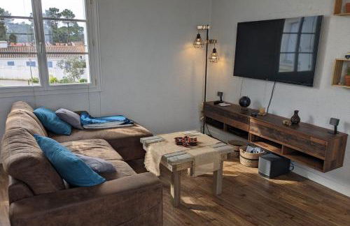 Family cocoon by the sea - Photo 5