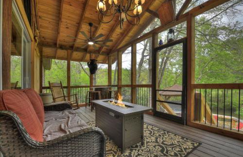 Bear Naked Hideaway - Relax in the hot tub with sounds from the nearby creek - Foto 30