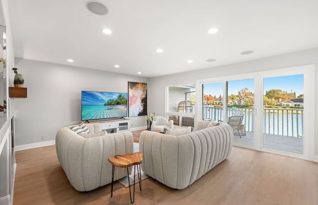 Waterfront Retreat With Stunning Views Modern Co - Foto 10