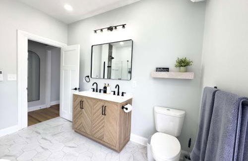 Jennifer's Spa-Like Apt King Bed Historic Broadway - Foto 11