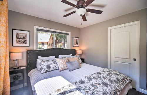 Tree-Lined Twin Peaks Cottage with Custom Stream - Foto 10