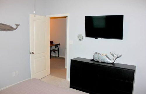 Spacious Home, Short Walk to Beach, Heated Pool! - Foto 35