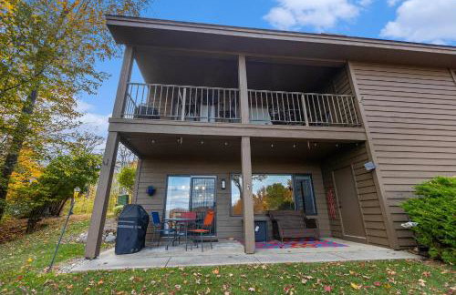 Scenic AGaMing Escape Torch Lake Views and Golf - Foto 33