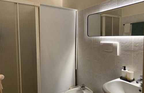 Gius' Apartment elegante vicino Ospedale Biella - Foto 10