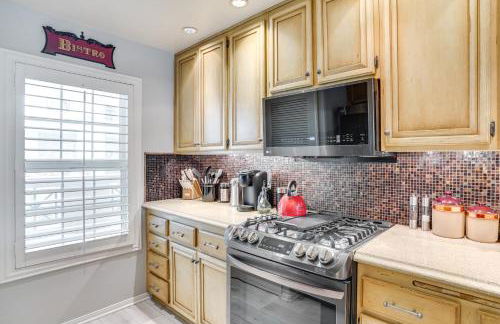 Huntington Beach Condo with Pool Less Than 1 Mi to Pier! - Foto 10