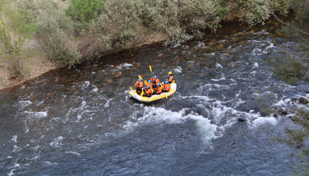 Rafting en el río Paiva - Foto 2, Disfrutando de la actividad de rafting