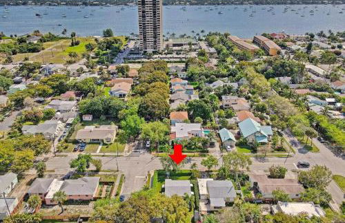 Renovated 2BR Home - Hot Tub, Gym & Beach Nearby - Foto 30