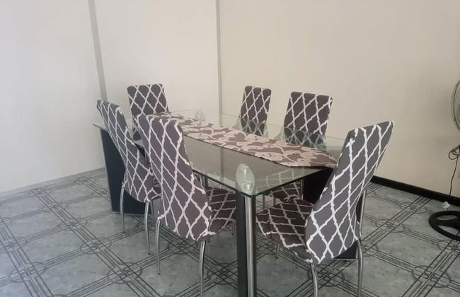 Spacious Executive Holiday Apartment In Bulawayo - Photo 19