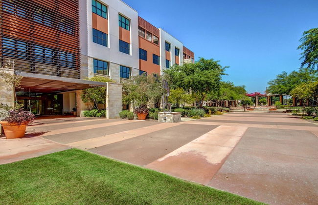 Spacious Oasis Spring Training Pool Tennis - Photo 50