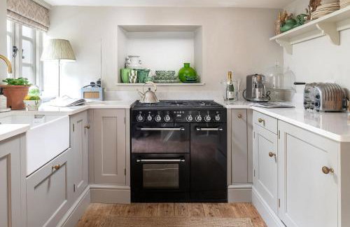 Little House - Photo 3