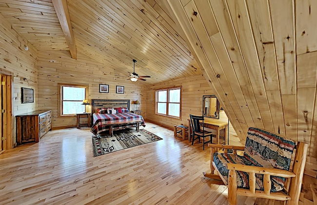 Sunset Cove Cabin On Lake Grindstone - Photo 6