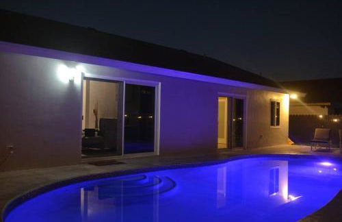 Spacious 4 bedrooms, 2 bathroom house with pool - Photo 1