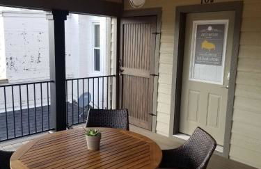 2nd Street -Deck Suite (back entrance) - Foto 17