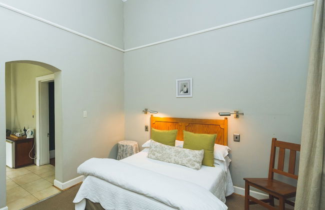 Lovely Guesthouse in Pretoria Welcoming you on a Spacious Room With Breakfast - Foto 5