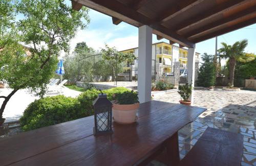 Lovable Apartment, Pool With Deckchairs, Fenced Garden With Grill, Wifi and Airco - Foto 34