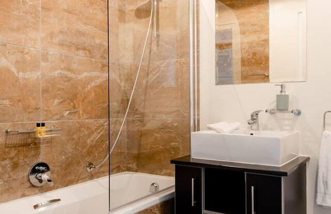 3-bed, Sleeps 6, Free Parking - Foto 17