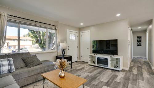 Quiet Pueblo Home with Pool Table, 5 Mi to Downtown! - Foto 4