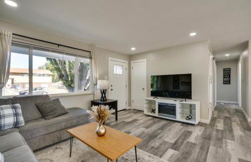 Quiet Pueblo Home with Pool Table, 5 Mi to Downtown! - Foto 4