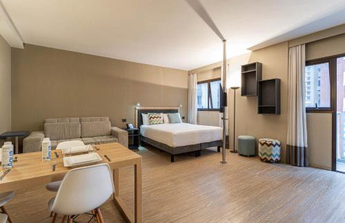 Charlie Alphaville - Foto 20