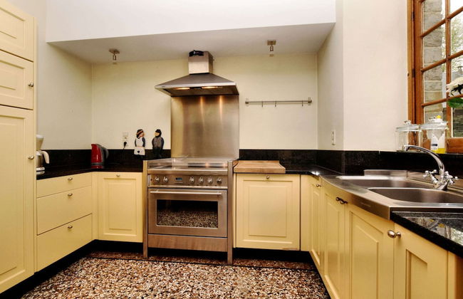 Beautiful Castle in Spa wit Garden - Photo 12