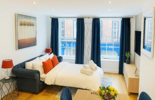 Elegant Windsor Flat - Short Walk to Windsor Castle, River Thames & Train Station - Foto 12