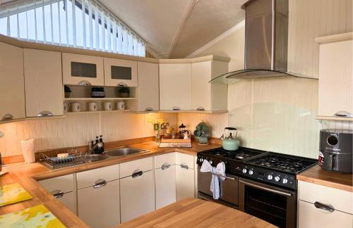 Hot Tub Lodge, Panoramic Views & Free Golf, Dog Friendly - Foto 14