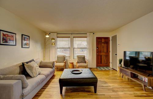 Sunset Home perfect for extended stays with fully fenced in yard, designated office, two living rooms, located across from Boise Foothills and close to Bogus Basin in Boise's North End - Photo 4