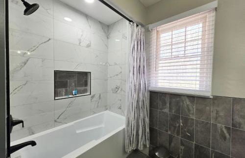 3BR House at Pine Forest Hideaway - 12 Minutes to UNC - Near Jordan Lake - Foto 37