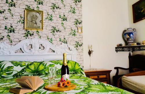 Francesca House - Photo 10