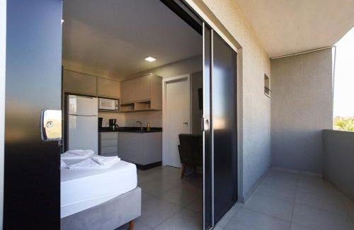 Lou Suítes - 8 - com sacada e vista da cidade - Foto 24