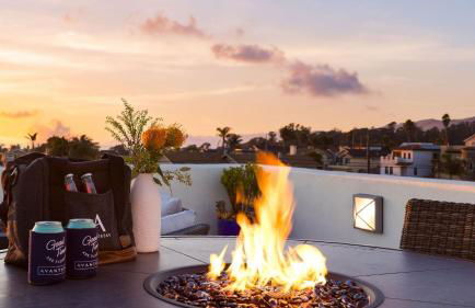 Sunset Serenity by Avantstay Rooftop w/ Hot Tub & Fire Pit, 3 Blocks to Beach! - Foto 42