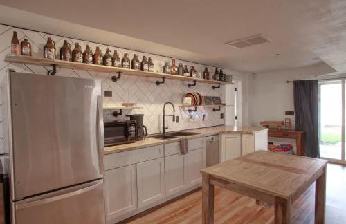 Twin Lakes Waterfront Retreat with Private Dock Fire Pit And Family Friendly Space - Foto 14