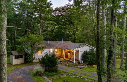 Riverfront Retreat Hot Tub, Firepit & Pool Table - Photo 12