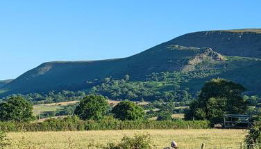 Red darren luxury hut - Photo 2