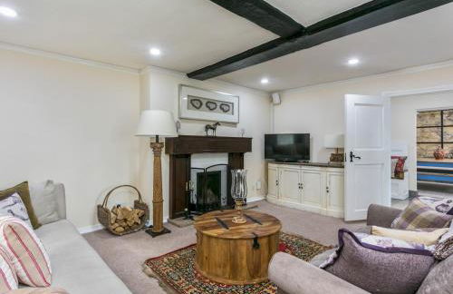 Secluded Mansion Retreat - Expansive Private Oasis - Pass the Keys - Foto 6