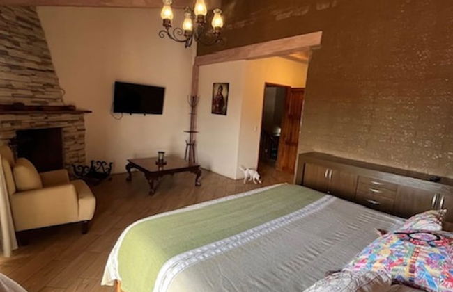 Beautiful Cabin Downtown Tapalpa Oven Mud Barbecue Grill 4 Room 12 ppl TV Wifi - Foto 9