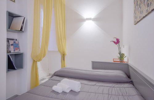 Right House - Characteristic Marina District - Photo 22