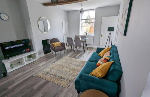 31 High Street - Modern & Stylish 2-bed Apartment - inc parking - Photo 13