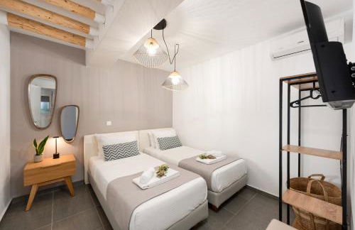 Hypnosis Beachside Villa with Private Heated Pool - Photo 38