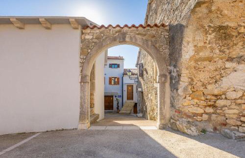 Modernes Apartment mit Panoramablick, Pool - inmitten von historischem Zentrum - Photo 12