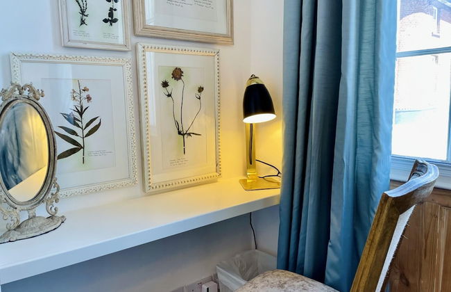 Dolls House - Luxury Townhouse - From 400 Per Night - Photo 20