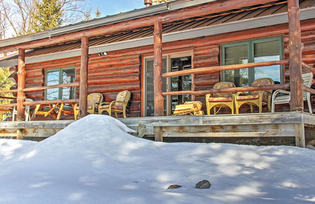 Wonderful Home on Sand Lake with Expansive Porch! - Foto 45