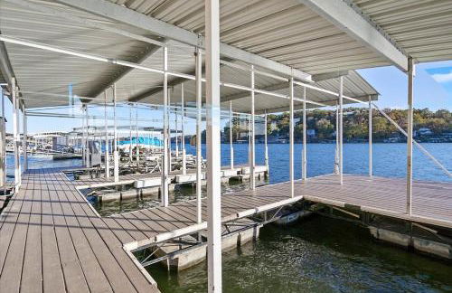 Grand Getaway with Private Dock near Coconuts - Foto 24