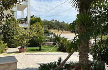 Comfortable Home - Photo 18