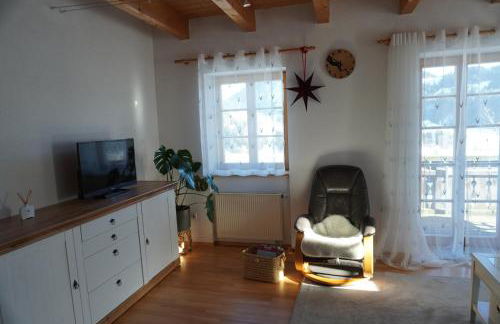 FeWo BergZeit auf 1000 m Höhe mit Balkon, Parkplatz, WLAN, Küche - Photo 12