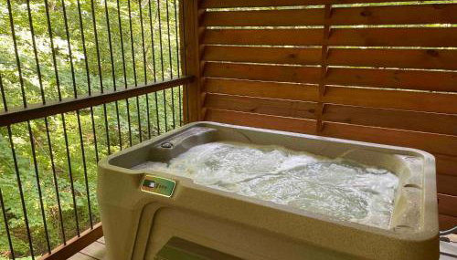 Cricket Hill Treehouse by Amish Country Lodging - Foto 2