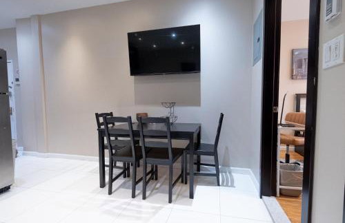 Comfy 2 bedroom apartment on Central Park West - Photo 5