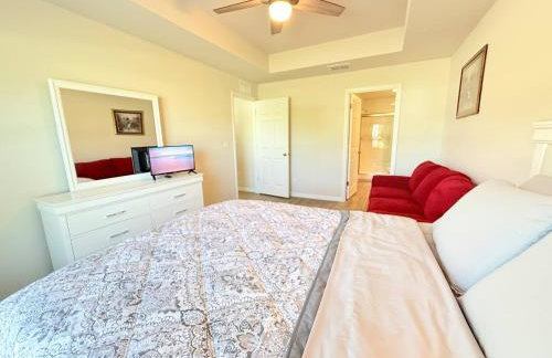 New 4-Bedroom Home – Perfect for Your Stay! - Foto 13