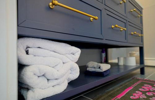 Luxe Coastal Retreat with Hot Tub & Spring Fires - Foto 61